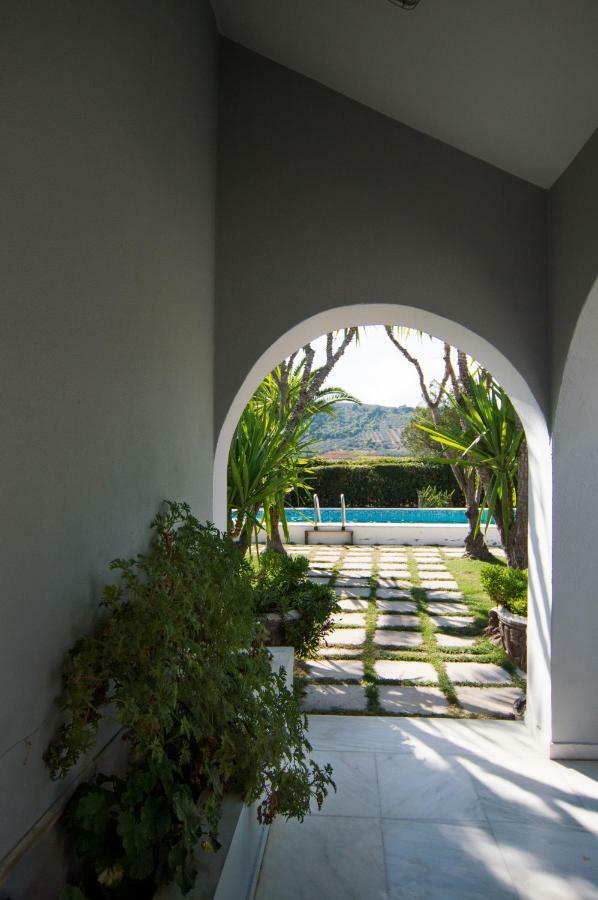 Country Villa Peloponnese With Tennis Court And Pool Ζευγολατιό Εξωτερικό φωτογραφία